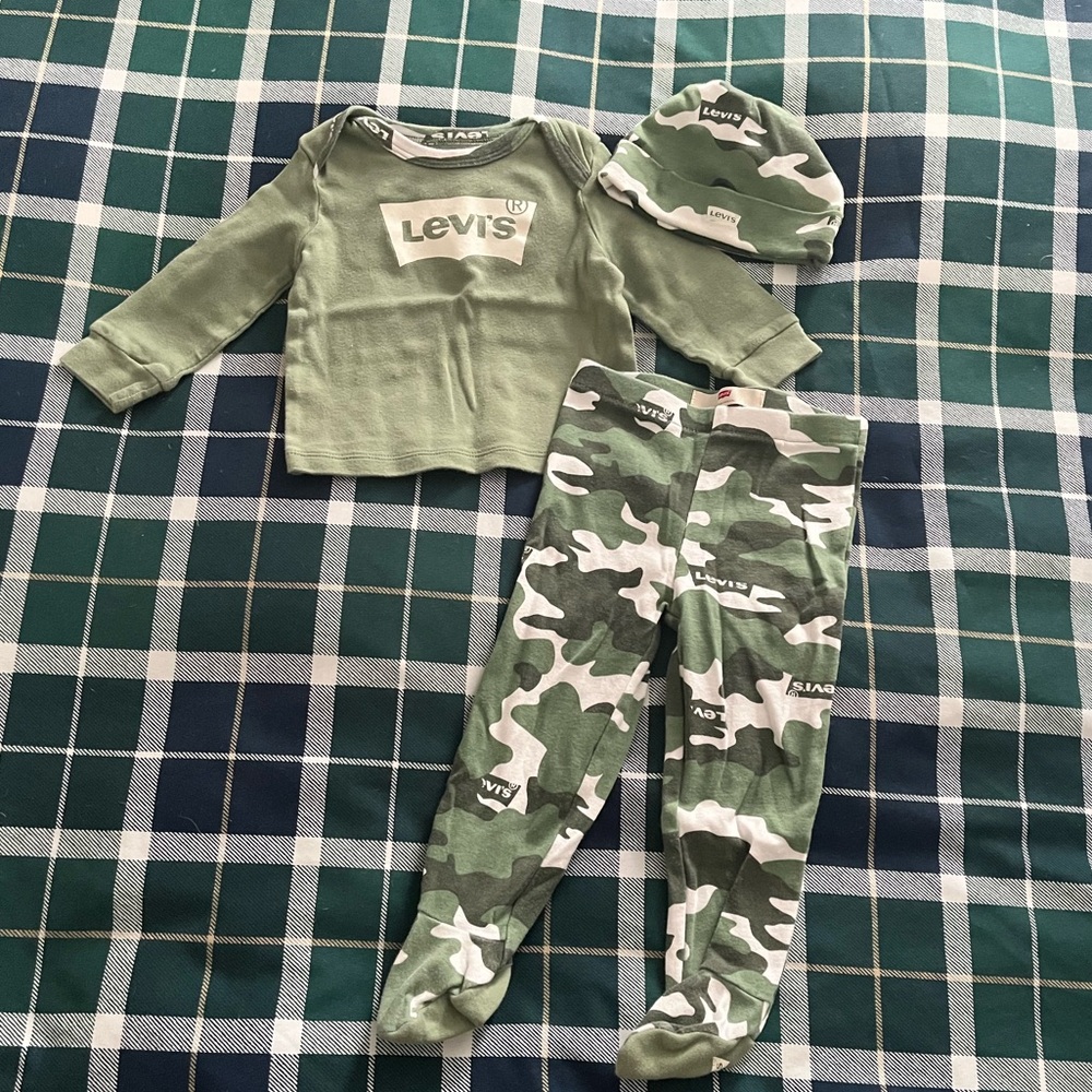 Levi’s Green Camo Set